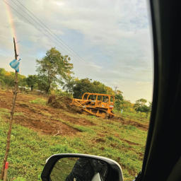 Foto real de acceso y terreno en Vallarta Real